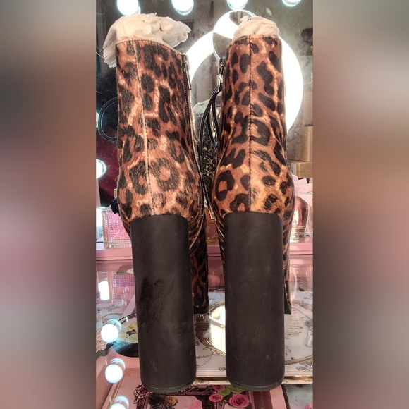 JEFFREE CHAMBELL BIG LITA F  LEOPARD PLATFORMS LEFT SHOE HAS 'RUST IN LACE HOLES - Picture 6 of 8